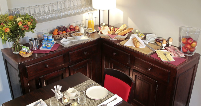 Rooms, Rates & Reservations